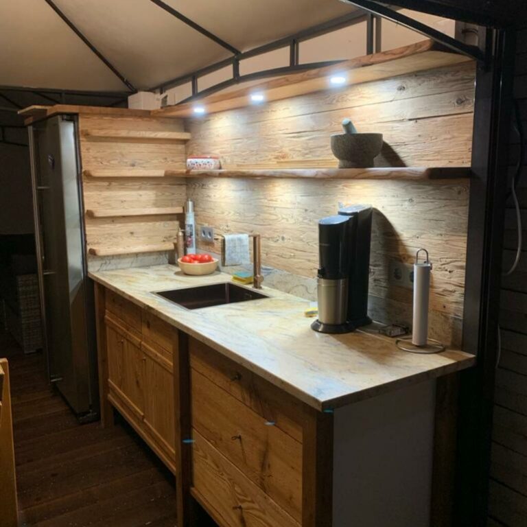 moderne Küche von Mk Tischlerei Manfred Kraxenberger GmbH